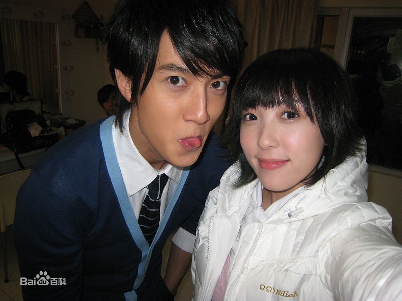  p data-id="gnx3mm629s">蔡颐榛,本名蔡宜臻,艺名五熊,1987年8月23日