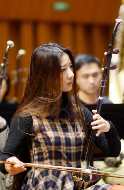  p data-id="gnyuhr53pa">许慧,女,青年二胡演奏家,2014年成为新十大
