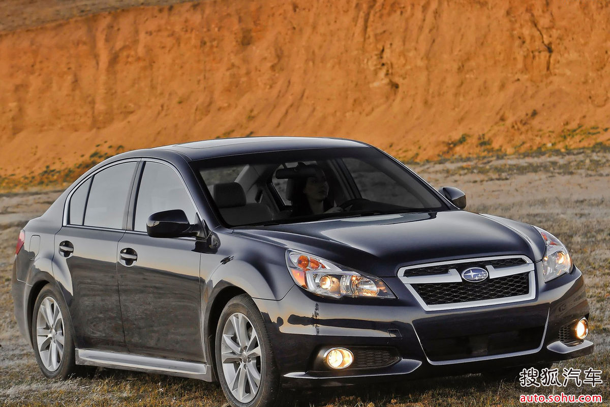  p>斯巴鲁力狮是一款兼顾日常行驶性能和舒适性的汽车,吸收了斯巴鲁