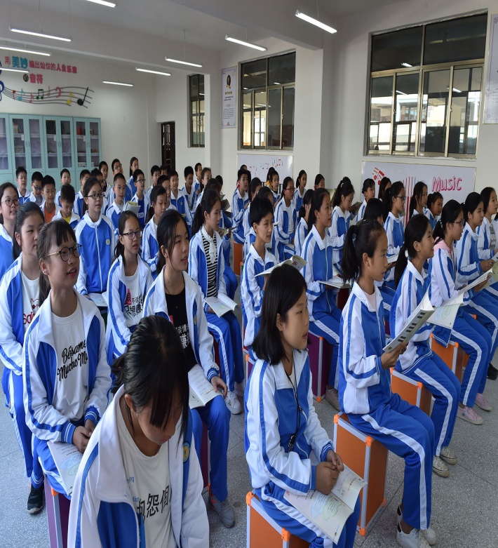 2middle school of jiangxi province), /b>简称进贤二中,创办于1975