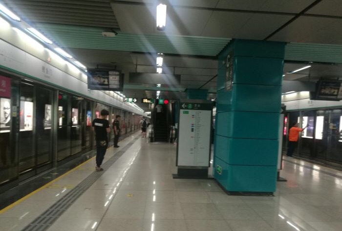 深圳地铁鲤鱼门站