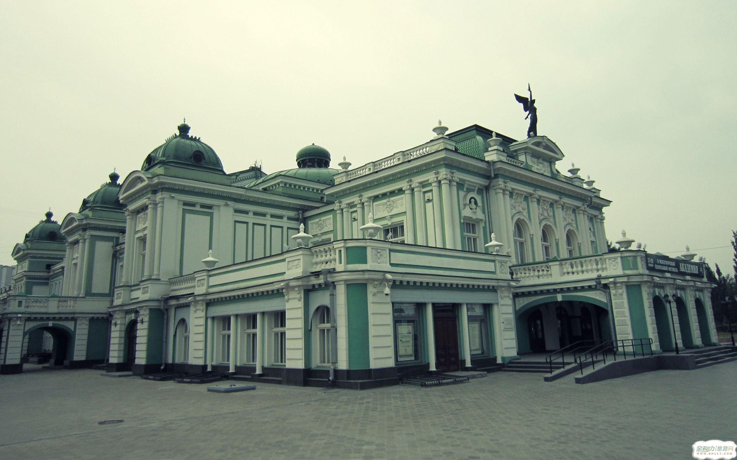 西南部,是 a href="#" data-lemmaid="3862938">鄂木斯克州 /a>的首府