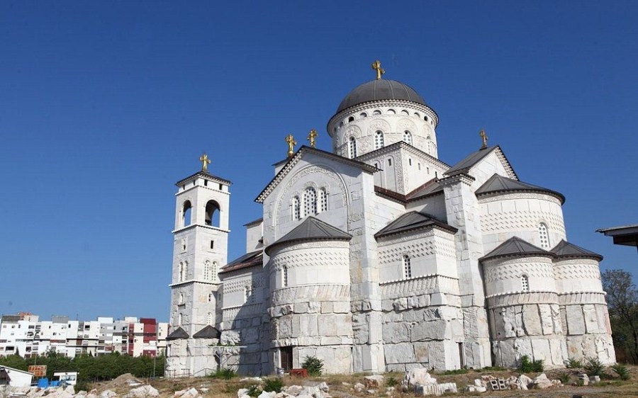 是 a target="_blank" href="/item/黑山共和国首都/10424712" data