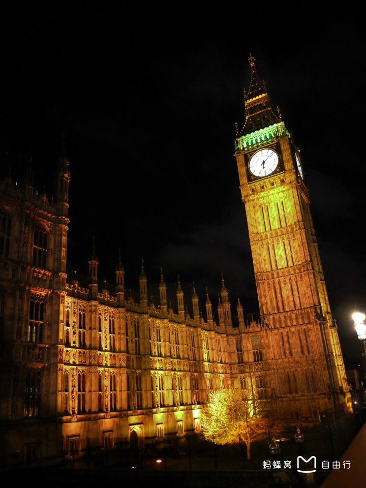  p>伊丽莎白塔(the elizabeth tower),旧称钟塔(the clock tower)