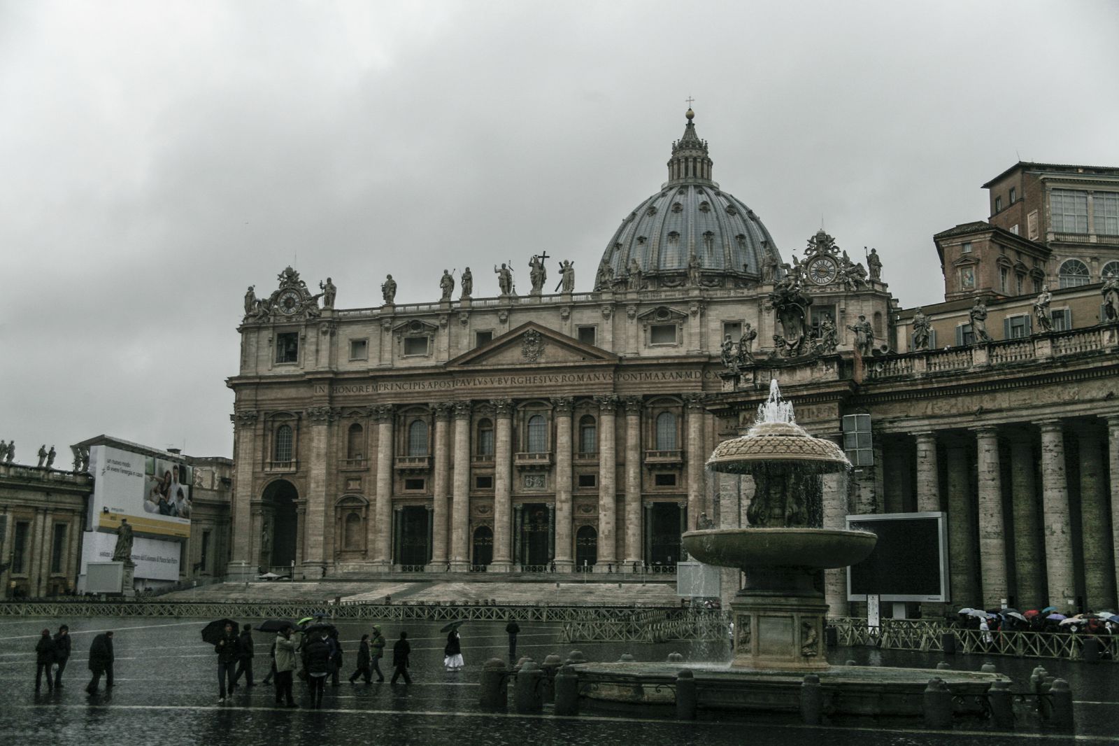 di santa trinita)是意大利佛罗伦萨市中心的一座天主教堂,是"vallum