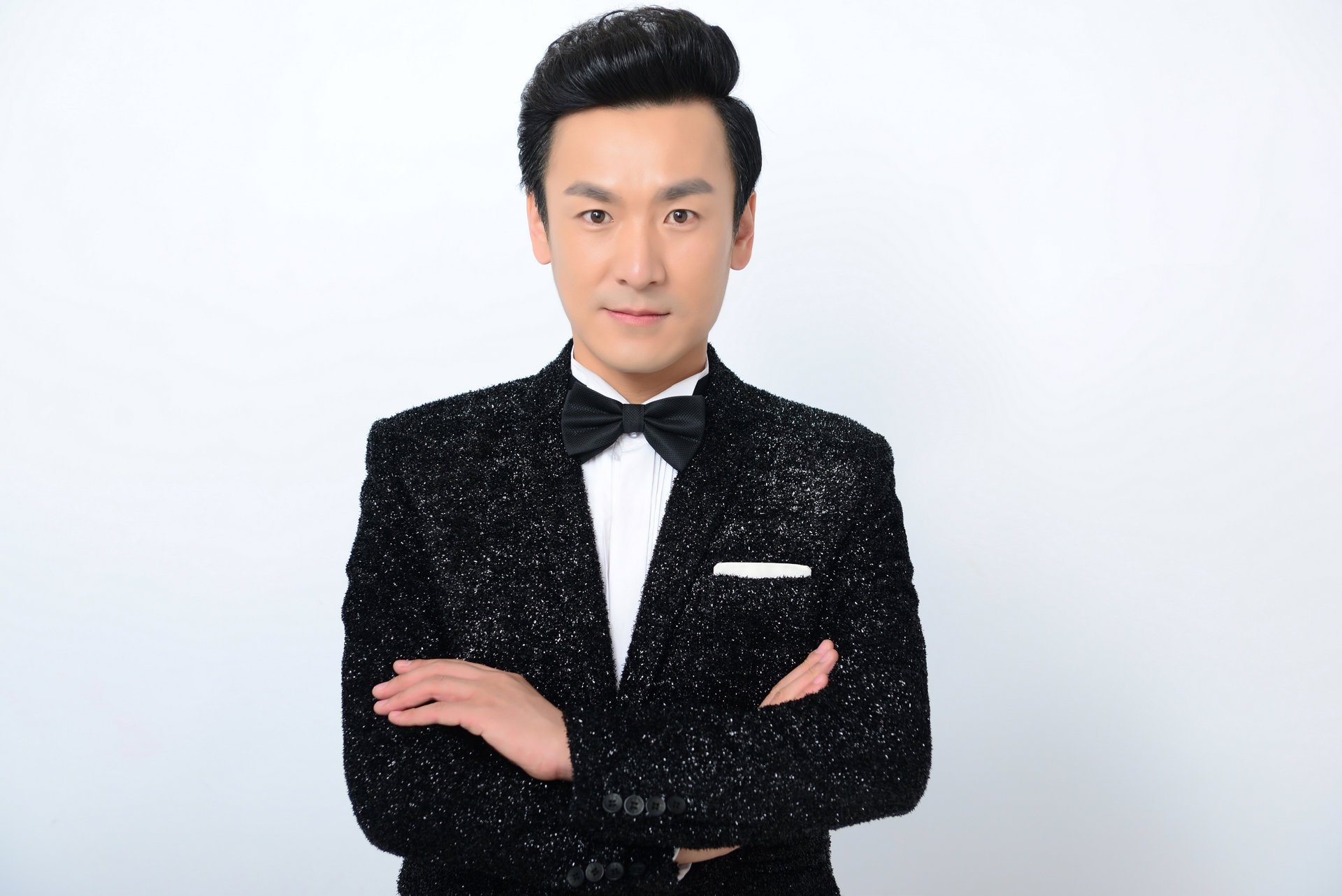  p data-id="gnbj7x3hu4">陈佳乐,擅长男女双声(反串)演唱,素有国内"