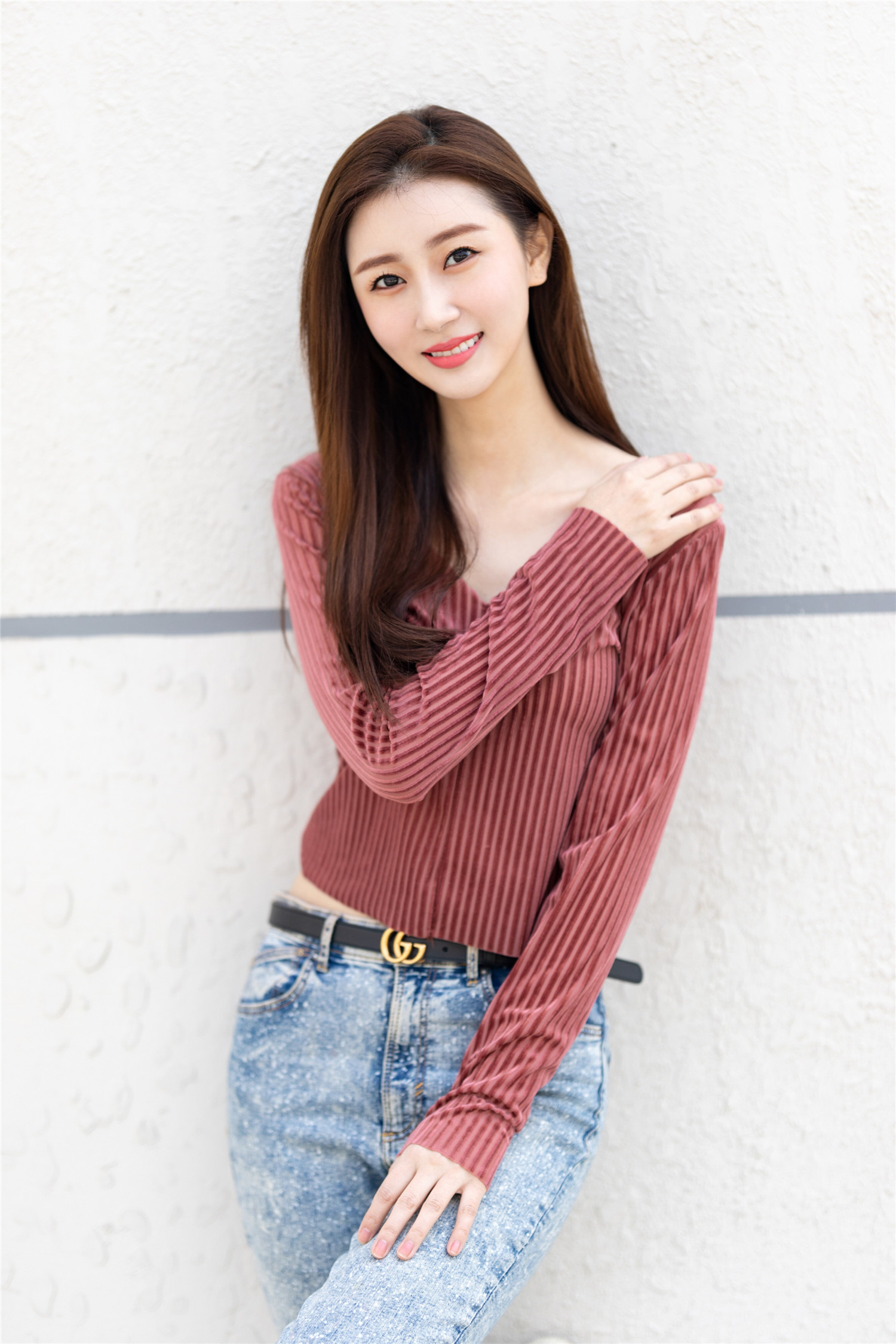 >楚月(原名陈楚月),1992年2月11日出生于安徽省淮南市,中国内地女演员