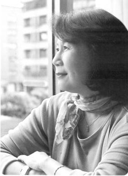  p>李黎,鲍利黎女,作家,另有笔名薛荔.