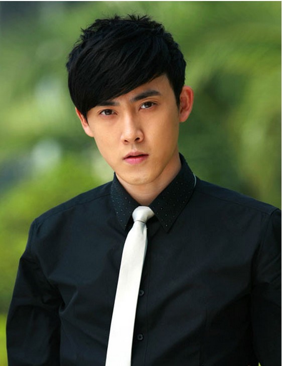 《爱一次就足够》是张睿演唱的歌曲,由金天