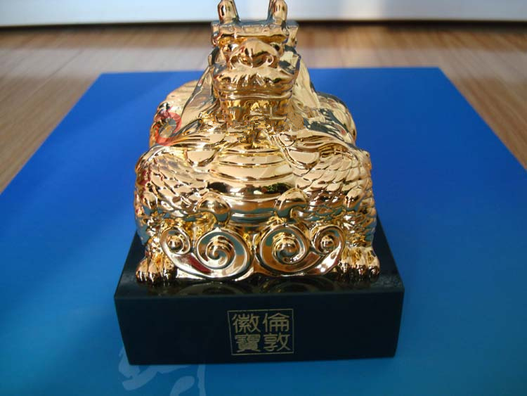 伦敦徽宝金镶玉玺