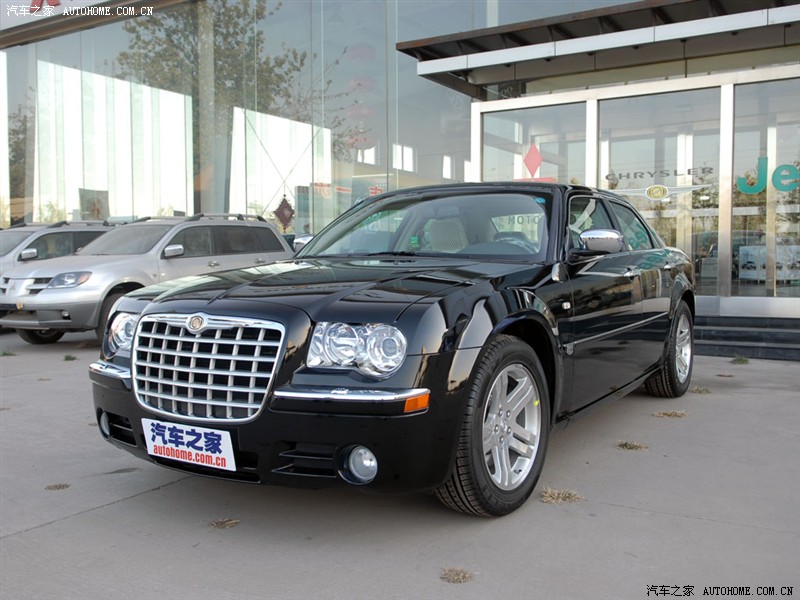  p>进口克莱斯勒300c,秉承"大胆创新 自成潮流"的品牌理念, a target=