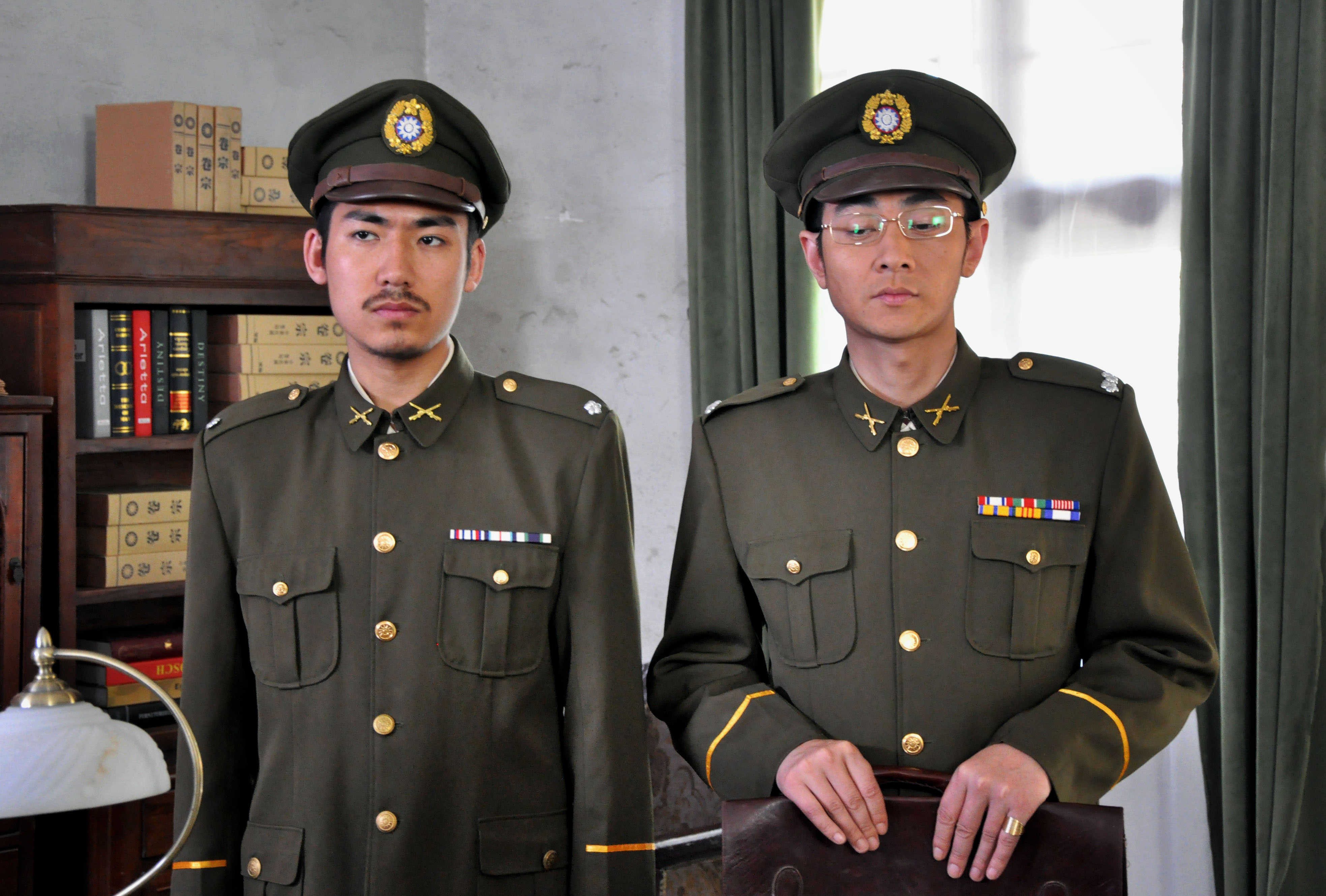  p>电视剧《与狼共舞》是由江苏艺星影视文化传播有限公司出品.