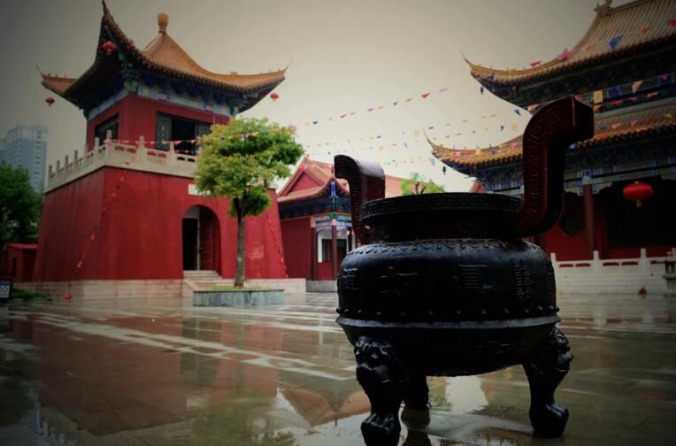  p>宿迁真如禅寺,俗称南大寺,位于宿迁城南,与西楚霸王项羽故居毗邻.