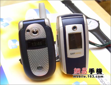 摩托罗拉v500是外置天线的 a target="_blank" href="/item/翻盖手机