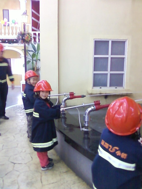  p>上海星期8小镇是国内首家采用星期8模式的儿童育乐场所,专为 3-13