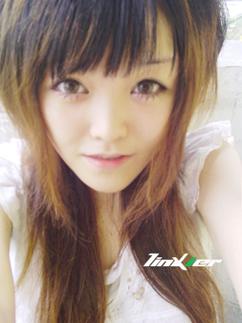  p data-id="gnx3zwk8kh">《卑恋》是一首林希儿演唱的歌曲,歌曲发布