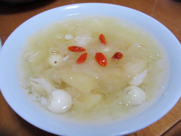 雪梨百合莲子汤