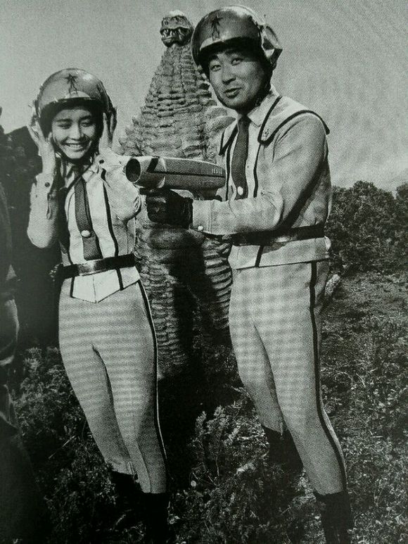 日文: i>ウルトラマン /i>)是 a target="_blank" href="/item/圆谷