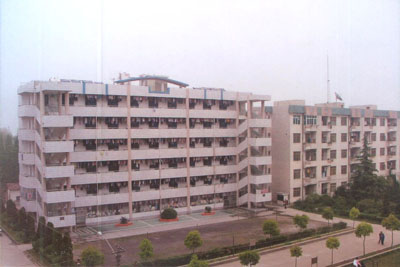 target="_blank" href="/item/石首市城南高中/15406205" data-lemma