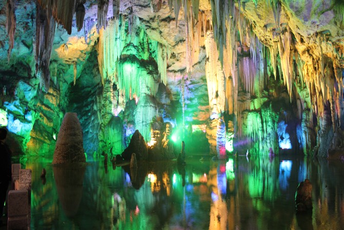 铜仁市松桃潜龙洞旅游景区