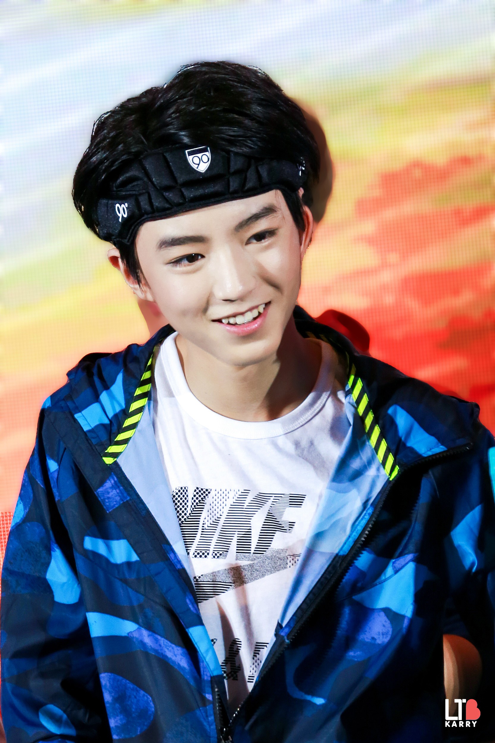  p>王俊凯,1999年9月21日出生于重庆市,中国内地流行乐男歌手,影视