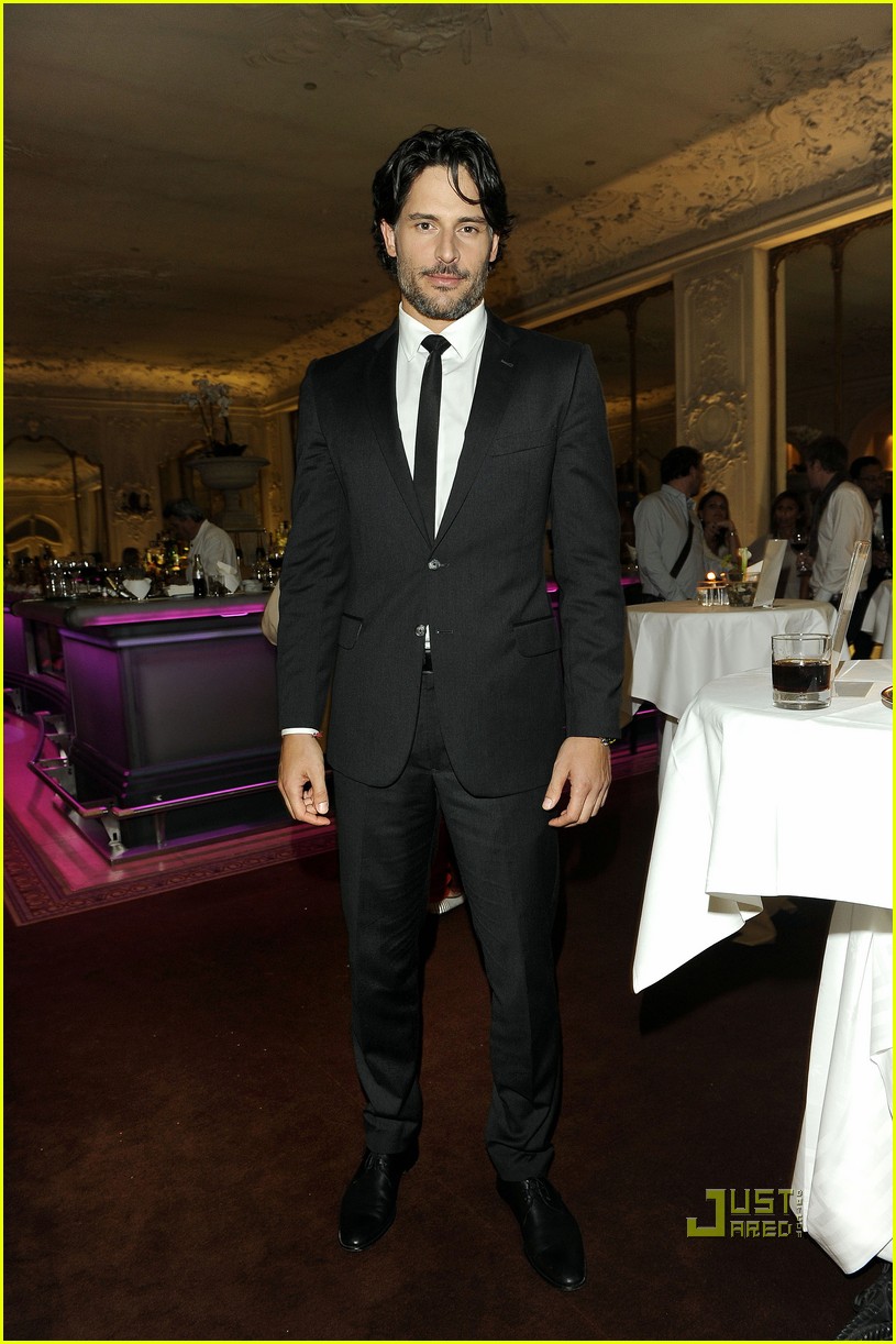  p>乔·曼根尼罗(joe manganiello),1976年12月28日出生于美国宾夕法