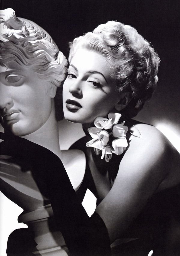  p>拉娜·特纳(lana turner,1921年2月8日—1995年6月25日),出生于