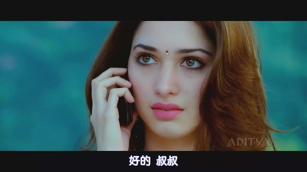 《狂风战神》是由sampath nandi执导,拉姆·查兰主演的一部动作电影