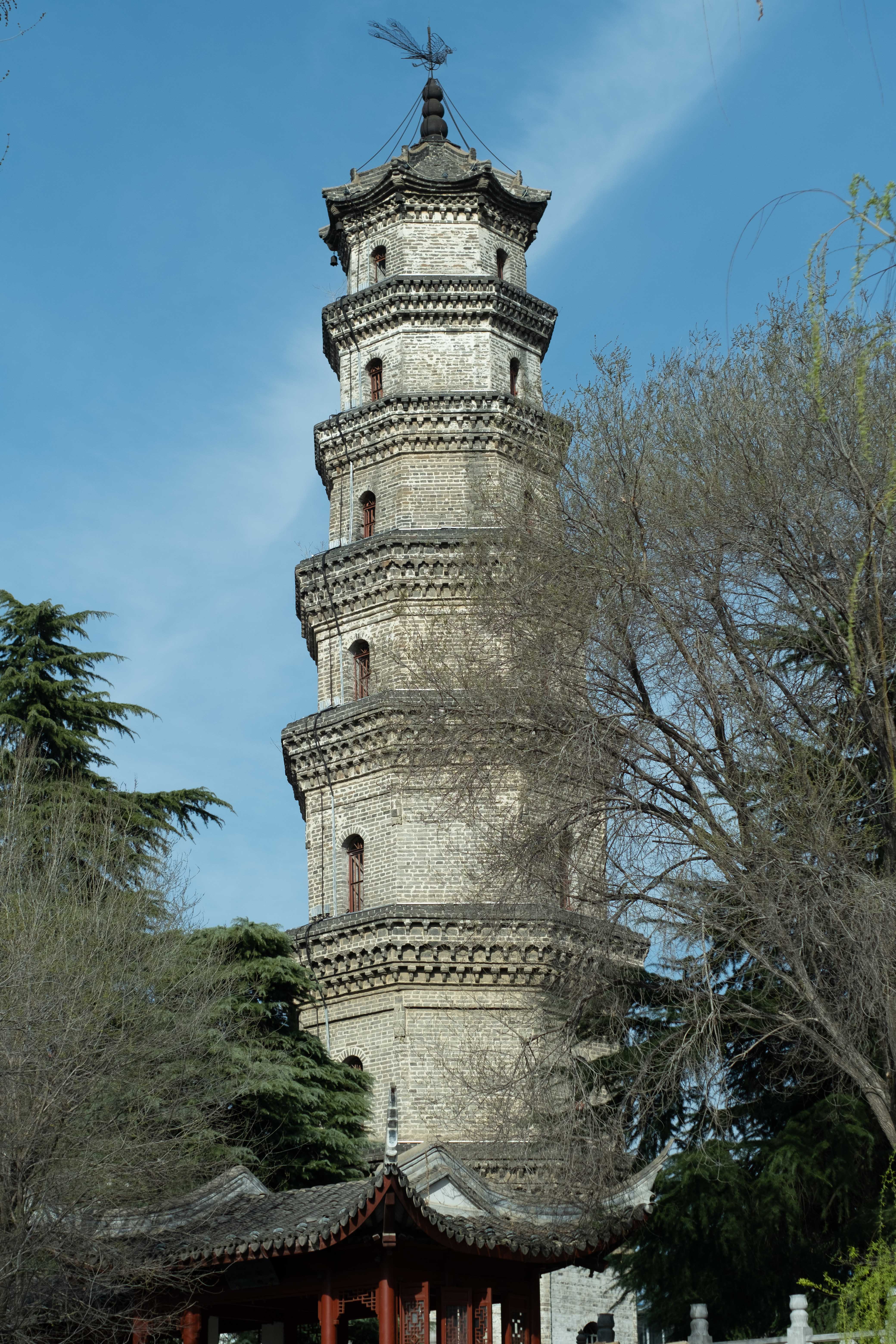 >文峰塔位于 a target="_blank" href="/item/安徽省阜阳市/10430510"