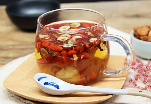  p>红枣枸杞茶是以红枣,枸杞为主要原料制作而成的养生茶.