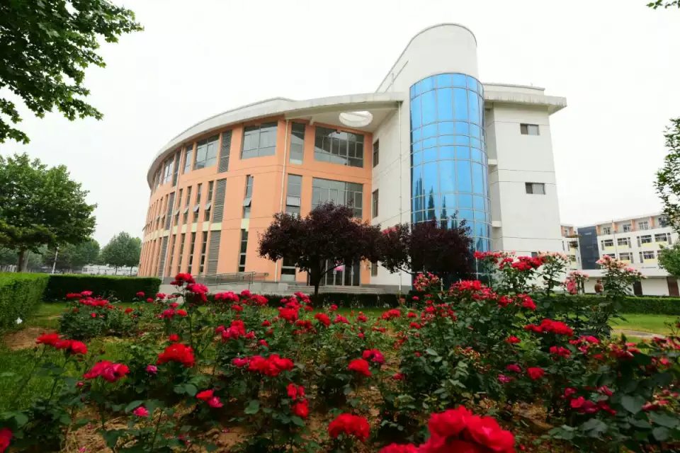  p>河南推拿职业学院(henan vocational college of tuina),位于河南