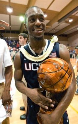  p>肯巴·沃克(kemba walker ),1990年5月8日出生于 a target="_blank