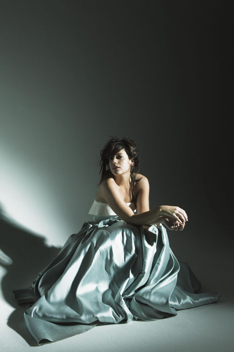  p>莉莉·艾伦(lily allen),1985年5月出生于英国伦敦,英国女歌手.