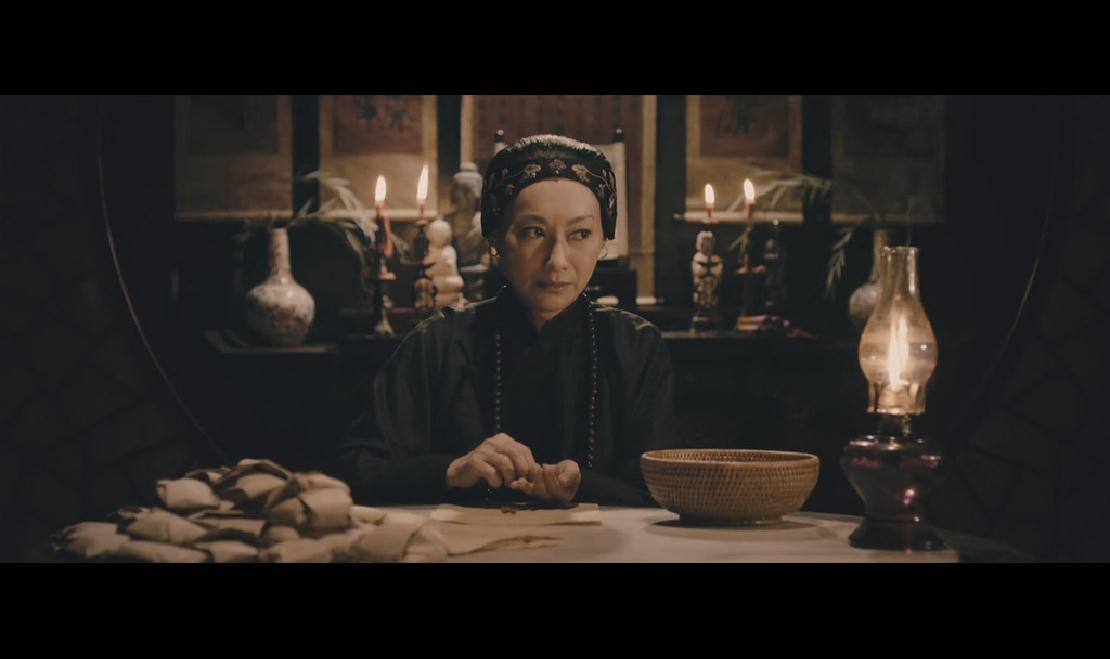  p>《绣花鞋》是一部民国时期的惊悚悬疑电影,由 a target="_blank"