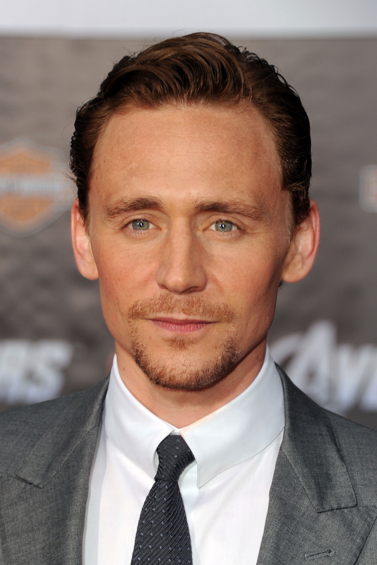hiddleston) /i>,1981年2月9日出生于英国伦敦,英国男演员,电影制作人