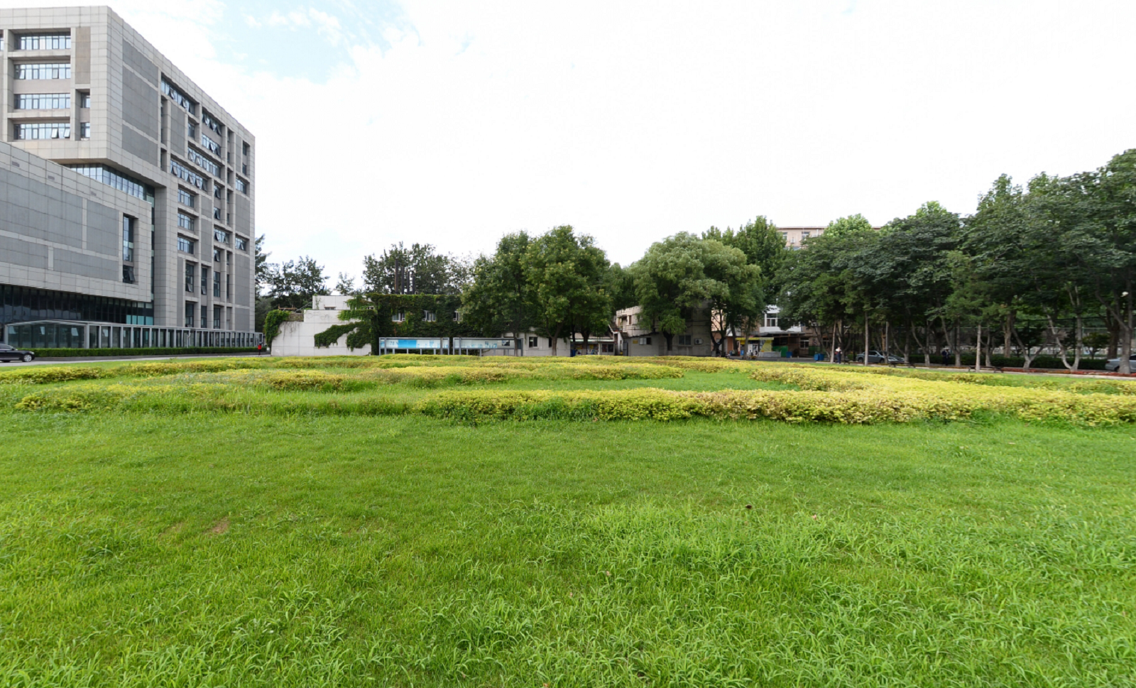  p>北京服装学院( i>beijing institute of fashion technology /i>)