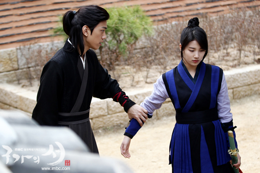  p>《九家之书》为韩国mbc电视台自2013年4月8日起播出的 a target="