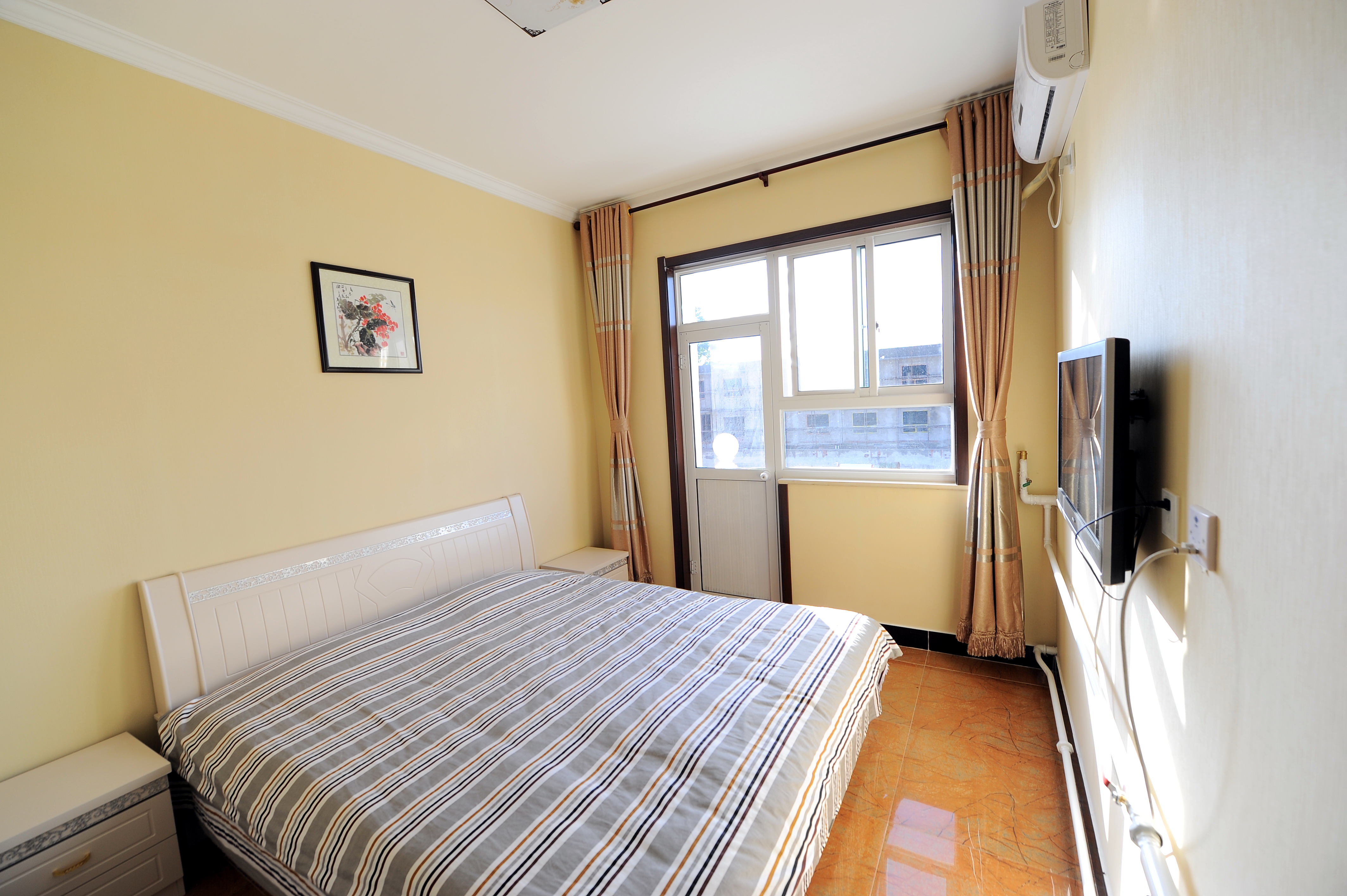  p>庆峡鸿福缘农家院位于龙庆峡景区古城村大牌楼,是集住宿,餐饮,娱乐