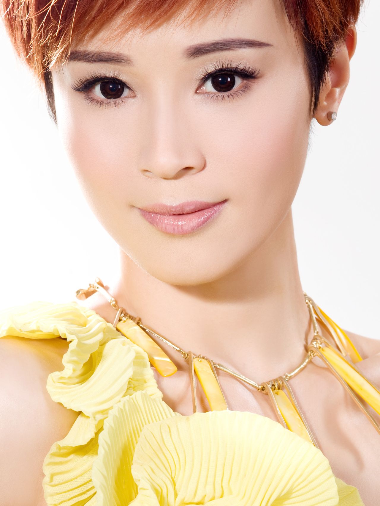  p>石筱群(shi xiao qun),原名石小群,1980年12月24日出生于浙江省