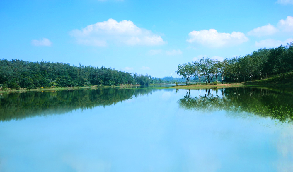  p>安富·雨林海是位于海南岛东南部兴隆境内的洋房,别墅类住宅,由 a