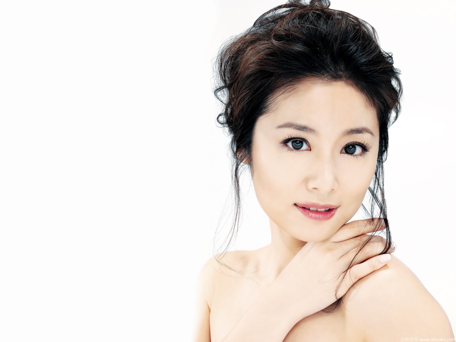  p>林心如(ruby lin),1976年1月27日出生于台湾省台北市,华语影视女