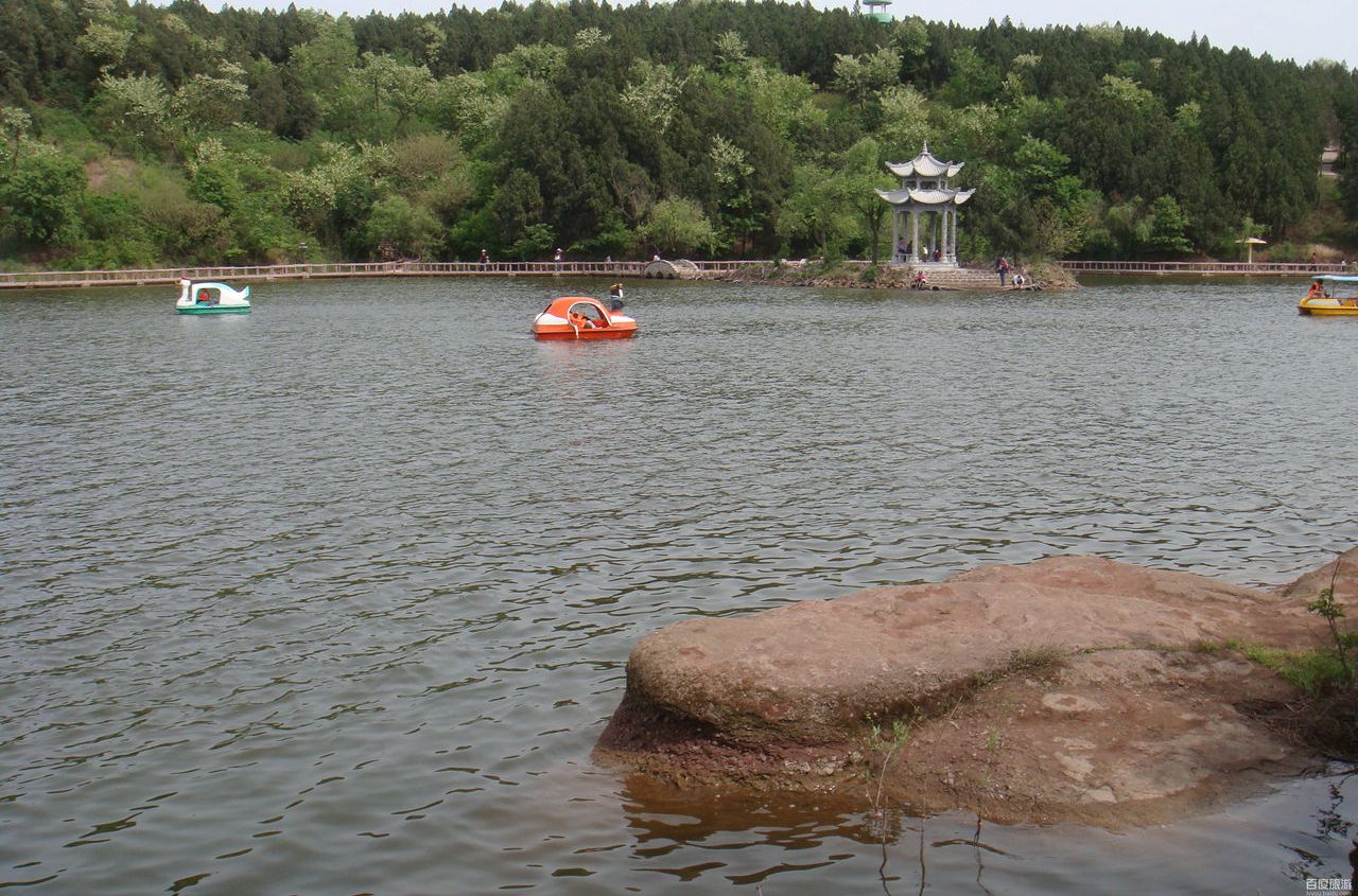  p>花厅遗址,位于江苏省徐州市 a href="#" data-lemmaid="10076972">