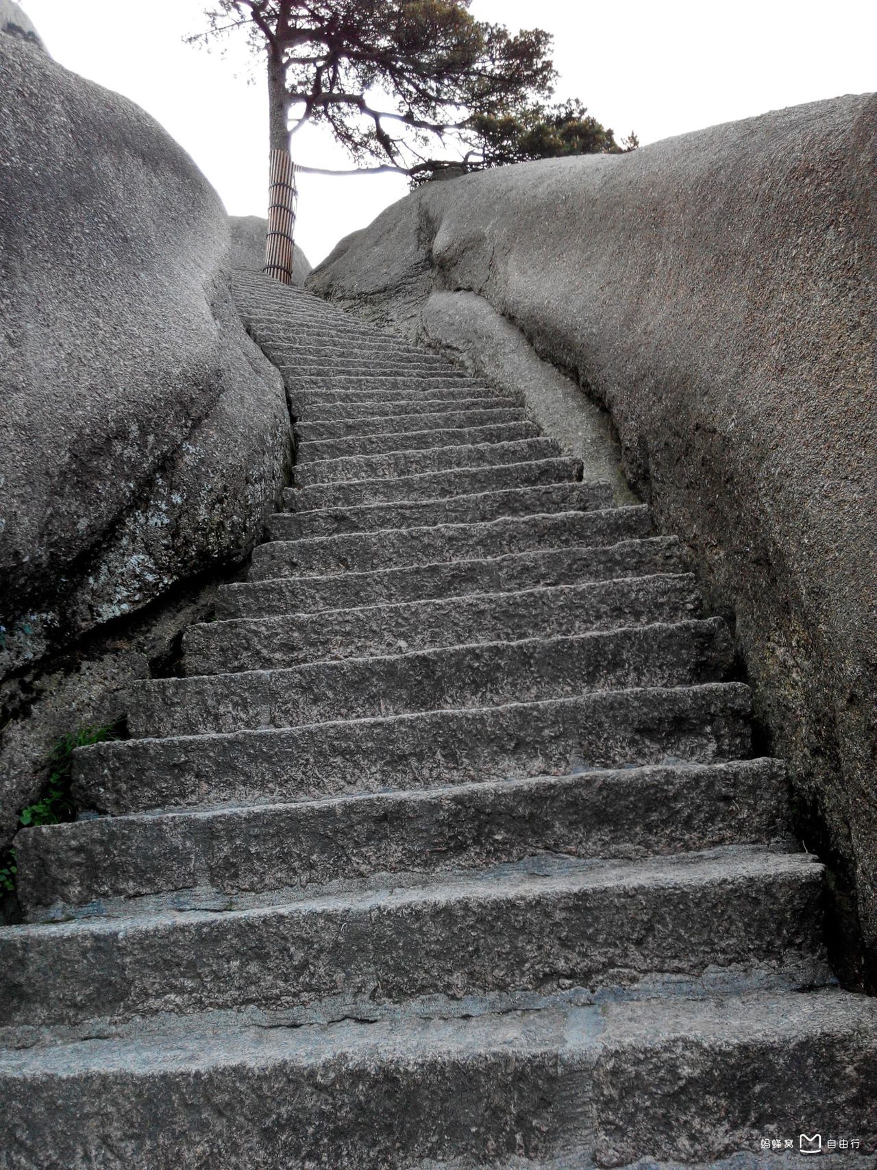 黄山百步云梯