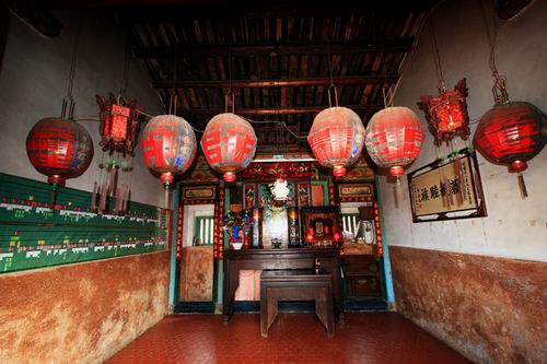  p>薛家古厝位于高雄市左营区廍北里海平路40号,是一个典型的闽南式