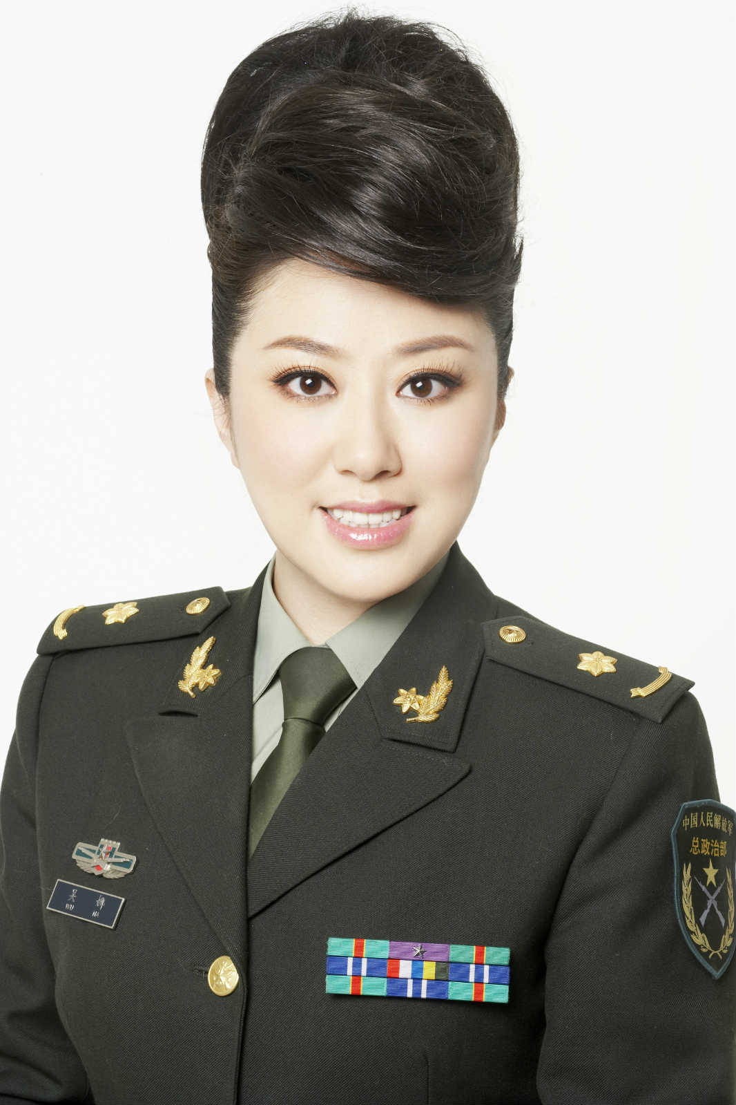  p data-id="gnwhcr8otg">吴娜,出生于河南省,中国内地民族唱法女高音