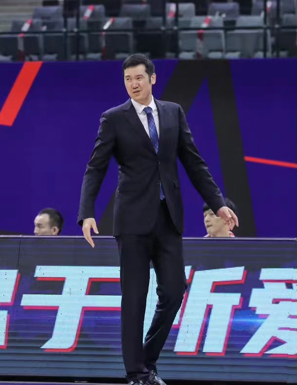  p>李可,男,1981年5月出生于河北省保定市,中国职业篮球运动员,曾在 a