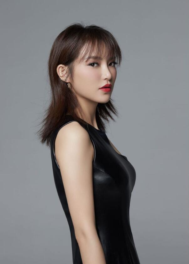 因参加综艺节目《 a target="_blank" href="/item/非诚勿扰/157"