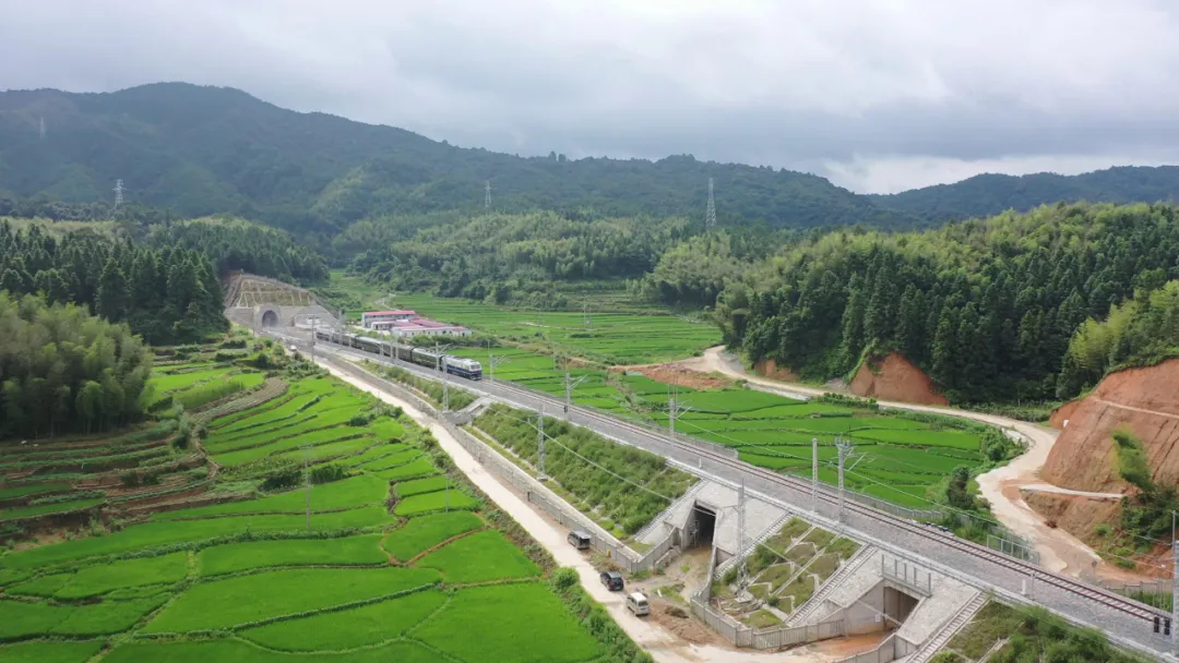 浦梅铁路