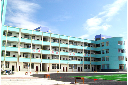 p data-id="gnazcf037a">梨树园小学坐落于景德镇市梨树园北苑,地处