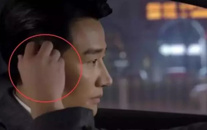 王凯、黄轩“世纪握手”，骨感美手PK小肉手，黄磊笑得眼睛都没了_百科TA说